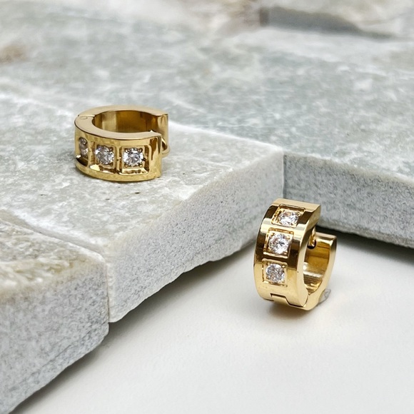 Jewelry - New! “Andrea” gold Huggie Earrings